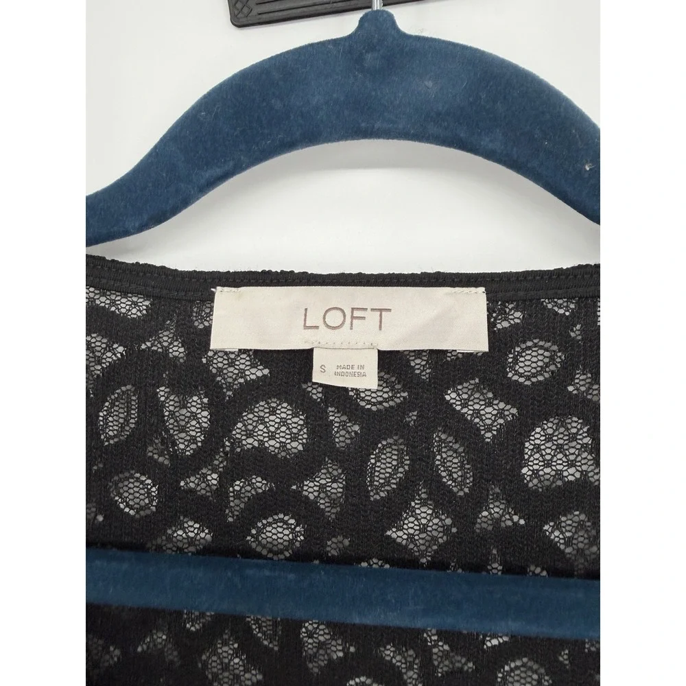 LOFT Women's Black Lace Button Down Top With Lapel and puff Sleeve Size Small